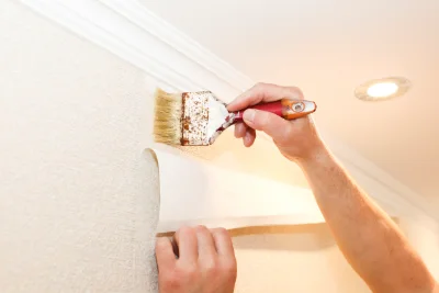 Pose de papier peint à la Chapelle — revêtements muraux et toiles de verre